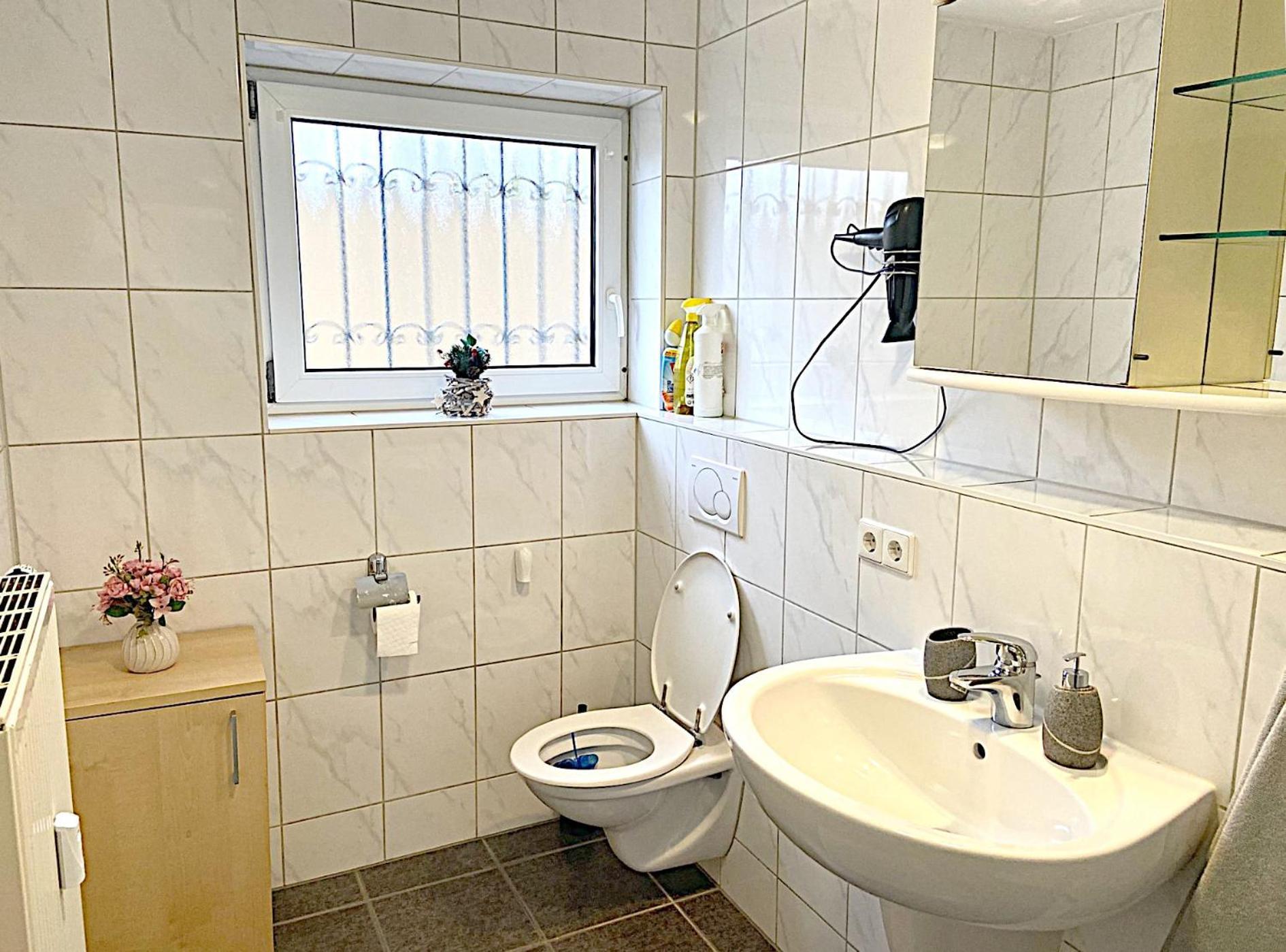 Charmanter Rueckzugsort Mit Grosser Terrasse In Idyllischer Umgebung 뵈브링엔 외부 사진